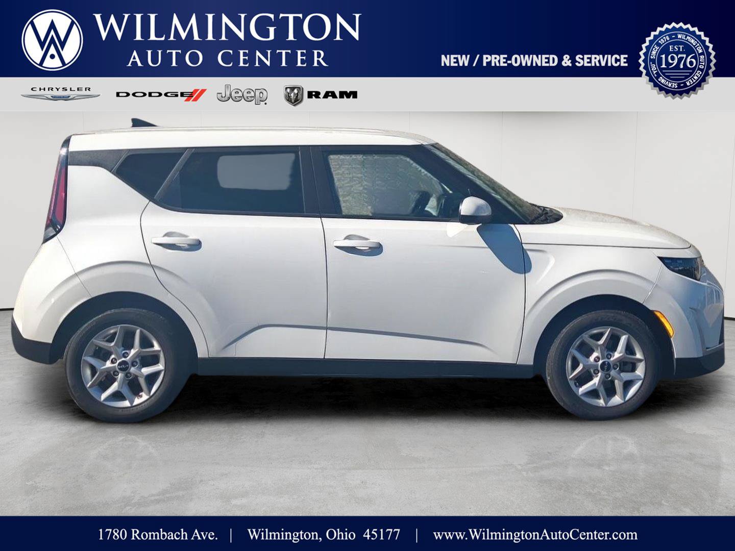 Used 2025 Kia Soul LX w/ LX Technology Package FWD image 1