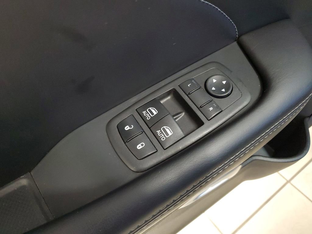 Used 2022 Dodge Challenger R/T w/ Plus Package image 22