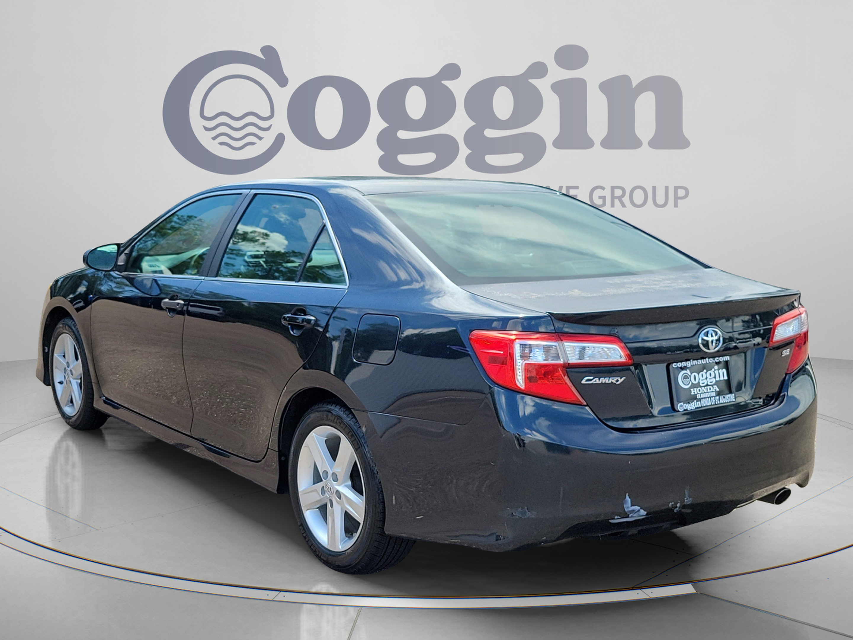 Used 2014 Toyota Camry SE FWD image 3