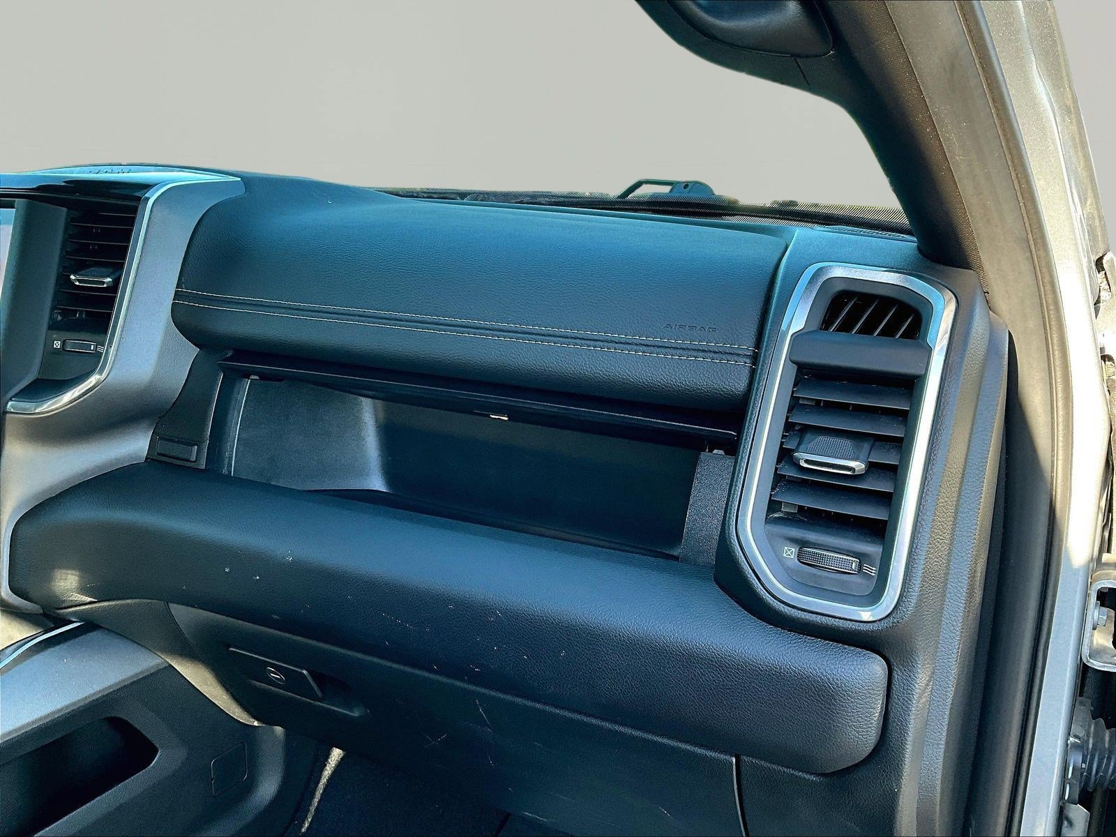 Used 2022 RAM 3500 Laramie w/ Night Edition AWD/4WD image 27