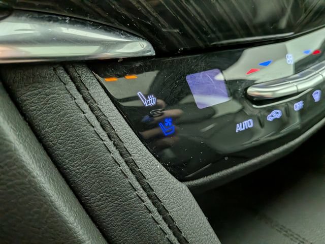 Certified 2023 Cadillac XT6 Premium Luxury AWD/4WD image 11