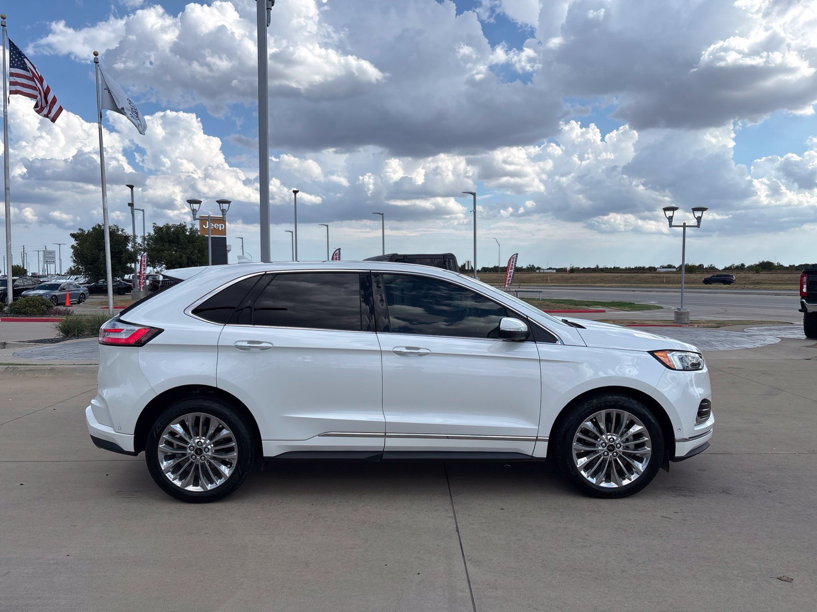Used 2020 Ford Edge Titanium w/ Equipment Group 301A FWD image 7
