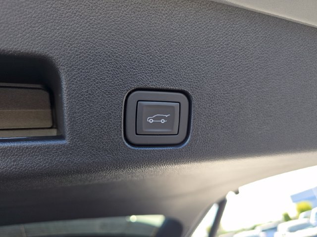 New 2027 Chevrolet Traverse LT w/ Driver Confidence Package FWD image 19