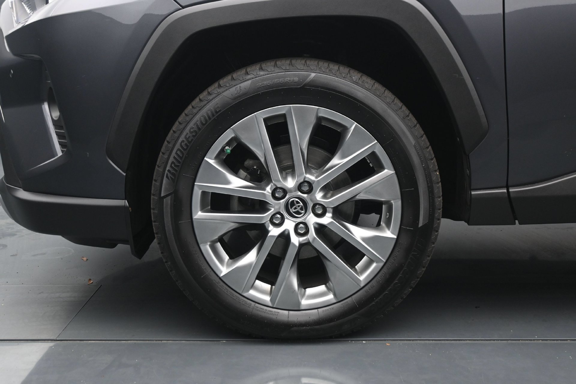 Used 2019 Toyota RAV4 Limited w/ Cold Weather Package AWD/4WD image 26