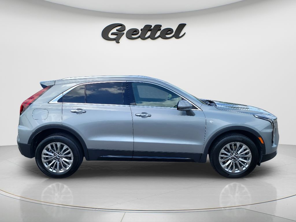 Used 2025 Cadillac XT4 Premium Luxury FWD image 4