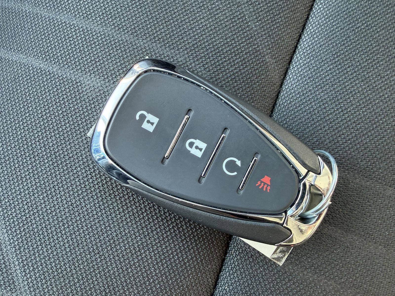 Used 2021 Chevrolet Trax LT w/ LT Convenience Package AWD/4WD image 17