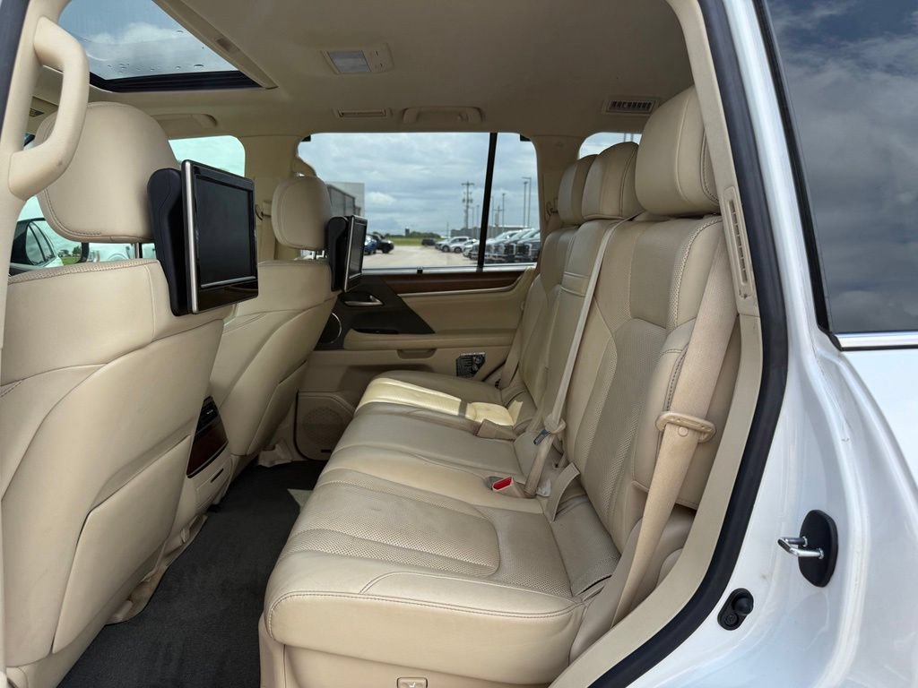 Used 2017 Lexus LX 570 4WD w/ Luxury Package image 11