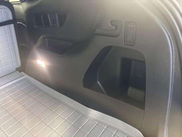 Used 2024 Ford Edge ST-Line w/ Class II Trailer Tow Package AWD/4WD image 10