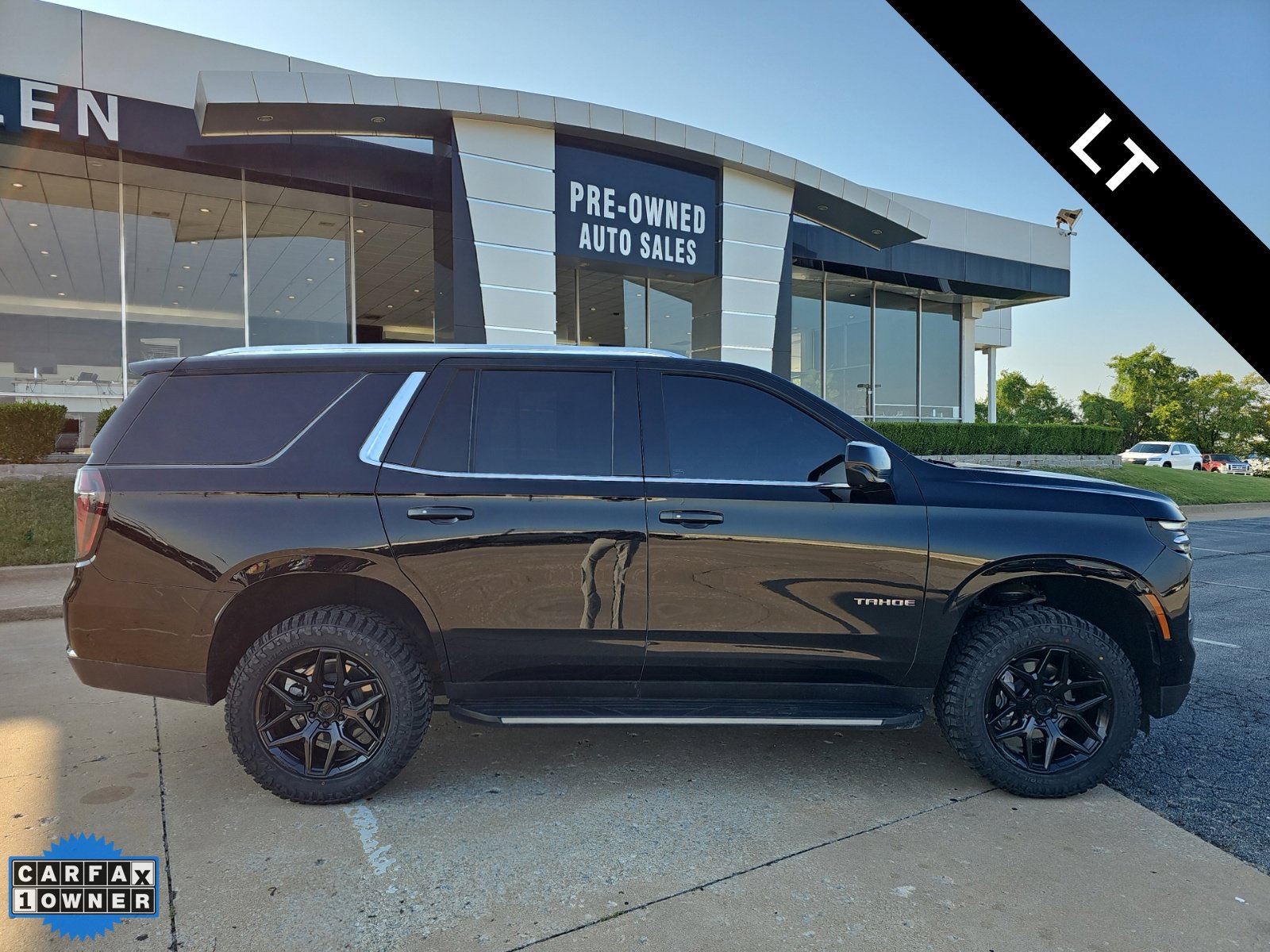 Used 2025 Chevrolet Tahoe LT AWD/4WD image 2