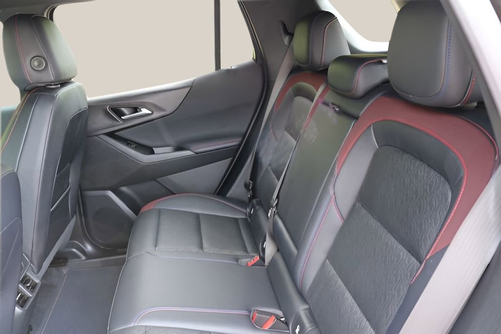 Used 2025 Chevrolet Equinox RS w/ Safety and Technology Package FWD image 15