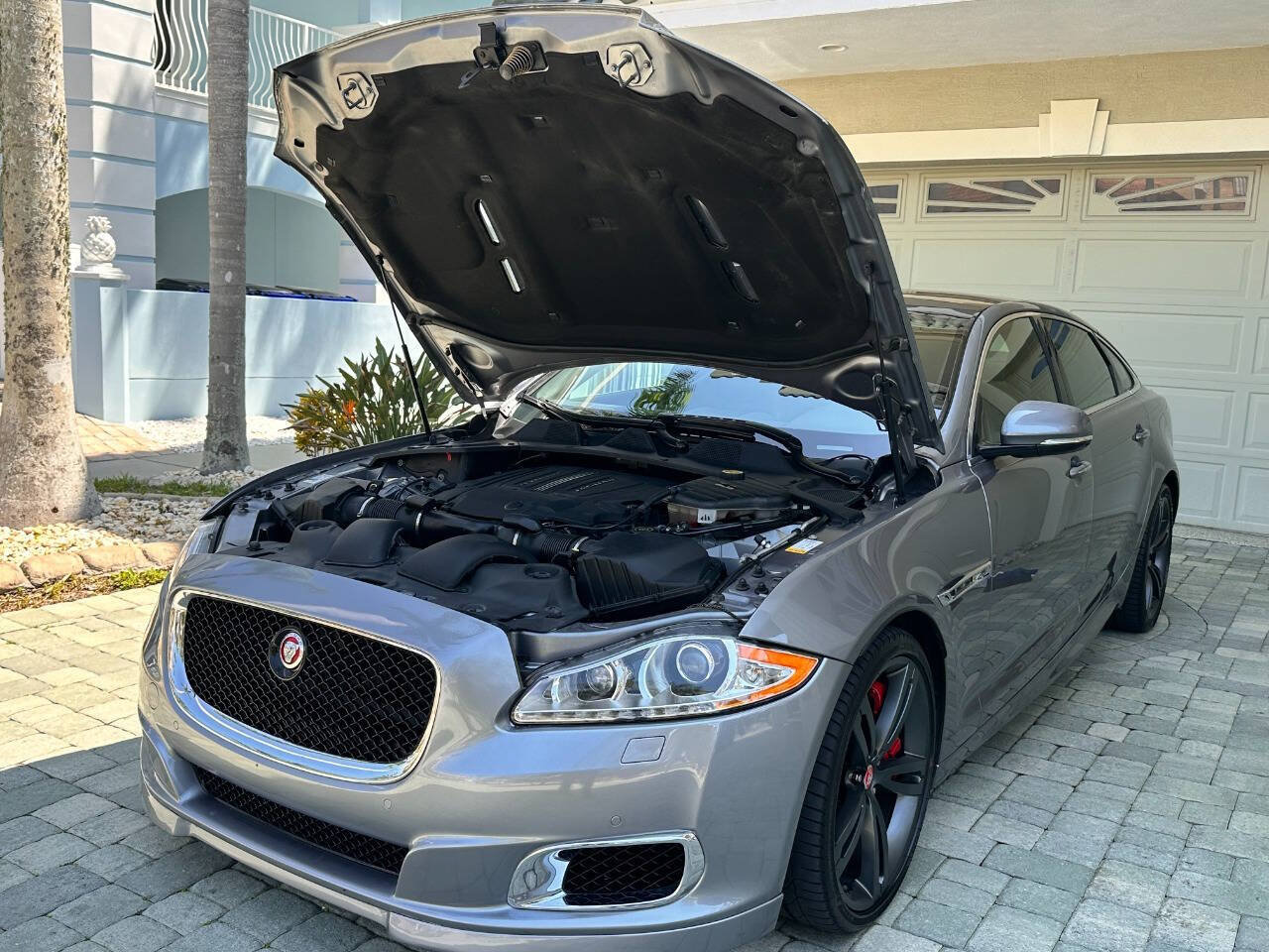 Used 2014 Jaguar XJ R LWB RWD image 48