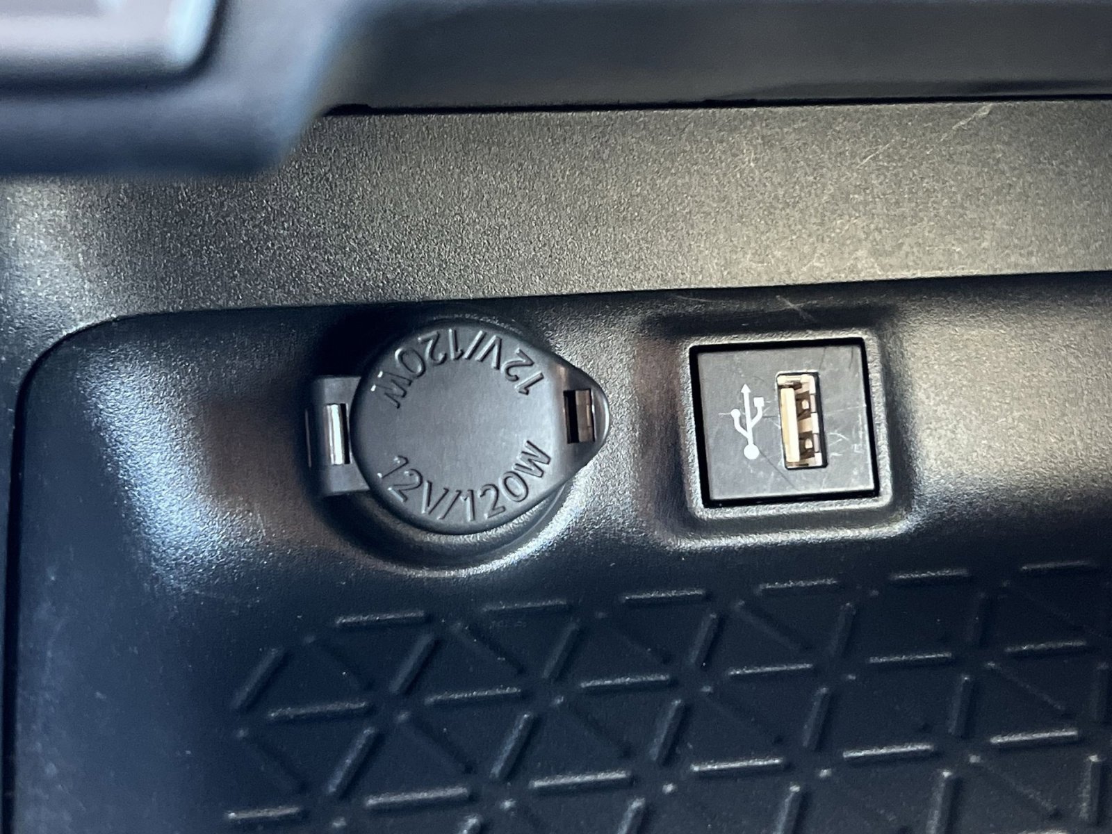 Used 2023 Toyota RAV4 LE image 29