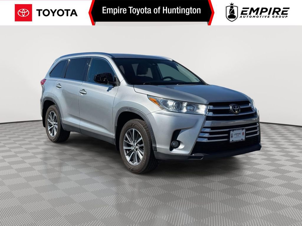 Used 2019 Toyota Highlander XLE image 1
