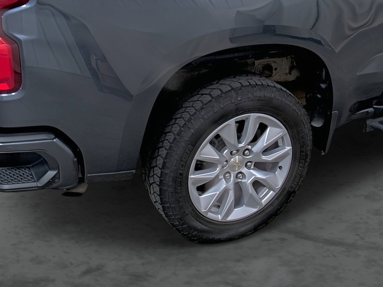 Used 2020 Chevrolet Silverado 1500 Custom w/ Custom Value Package image 12