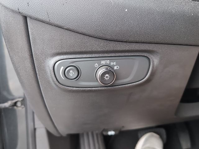 Used 2020 Chevrolet Equinox LS w/ LS Convenience Package image 23