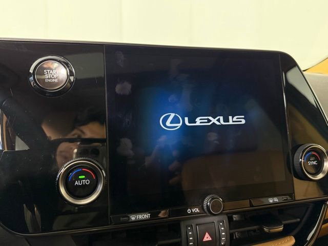 Used 2024 Lexus NX 250 FWD w/ Towing Package (2000 Lbs) image 18