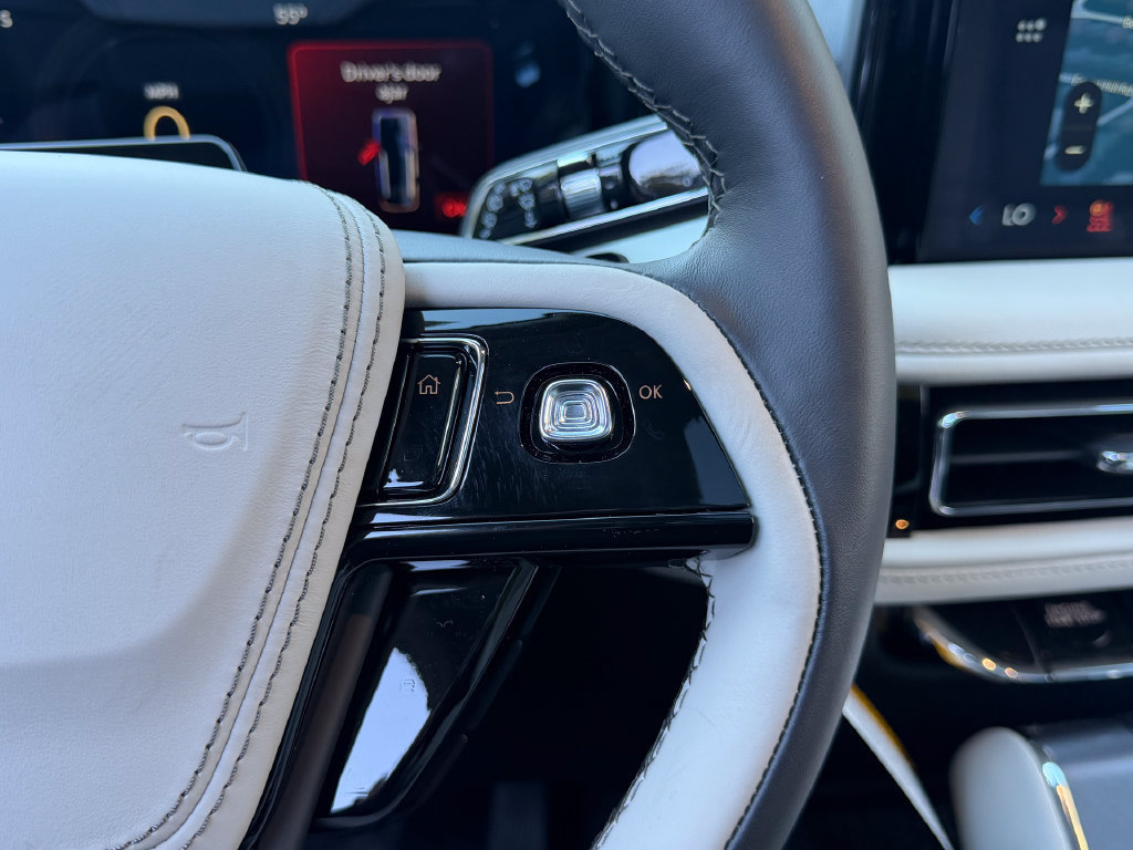 New 2026 Lincoln Aviator AWD image 20