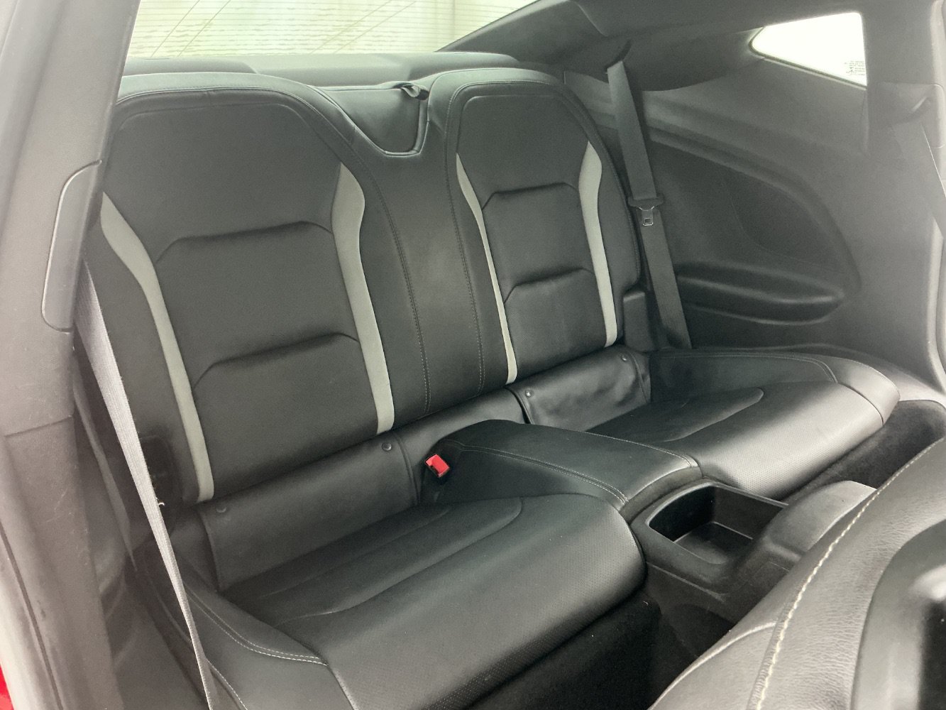 Used 2018 Chevrolet Camaro LT RWD image 21