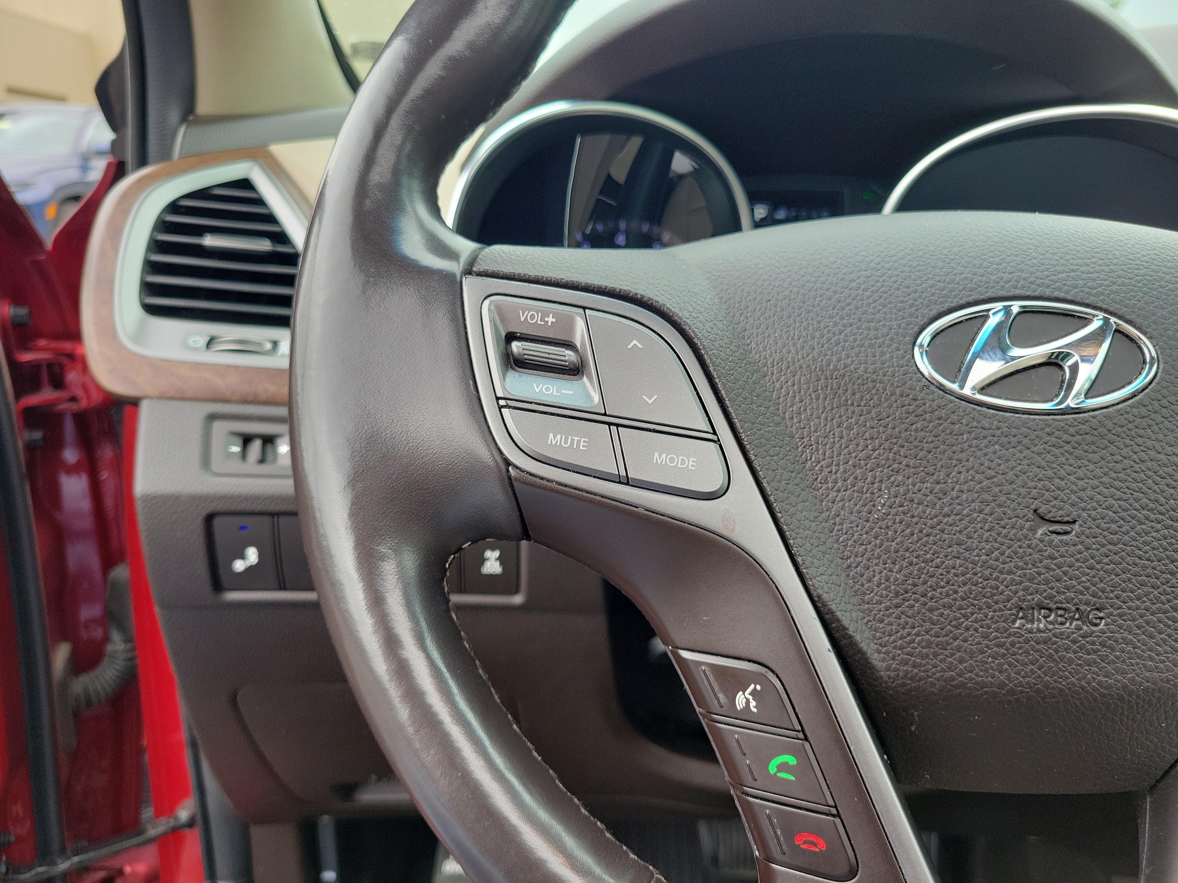 Used 2018 Hyundai Santa Fe Sport w/ 2.4L Tech Package 04 AWD/4WD image 22