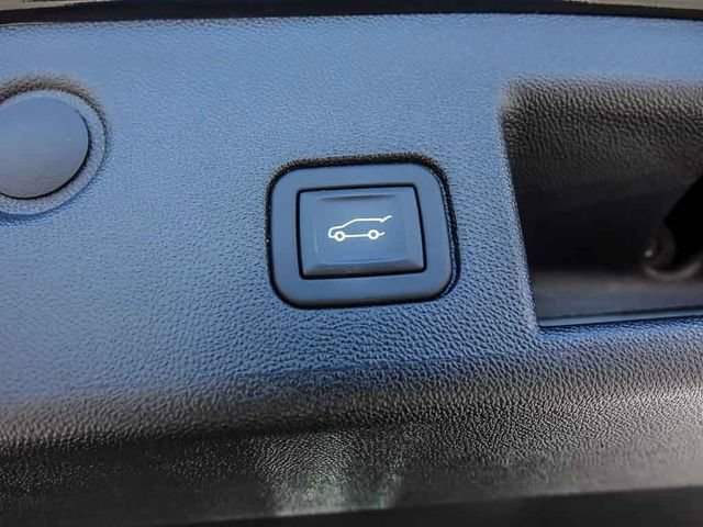 Used 2023 Chevrolet Equinox LT FWD image 26