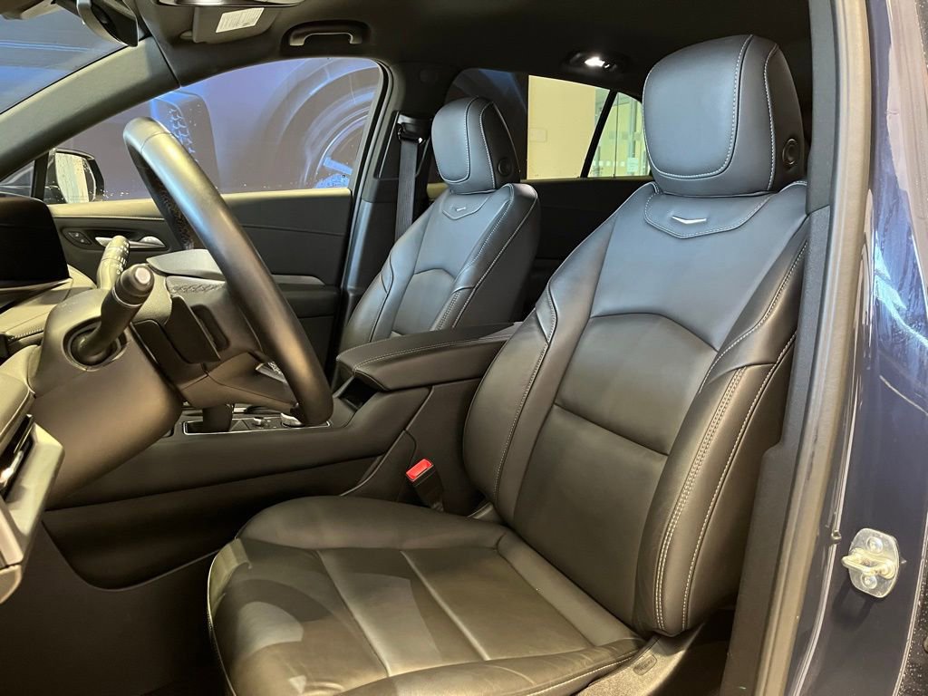 Used 2025 Cadillac XT4 Premium Luxury image 15