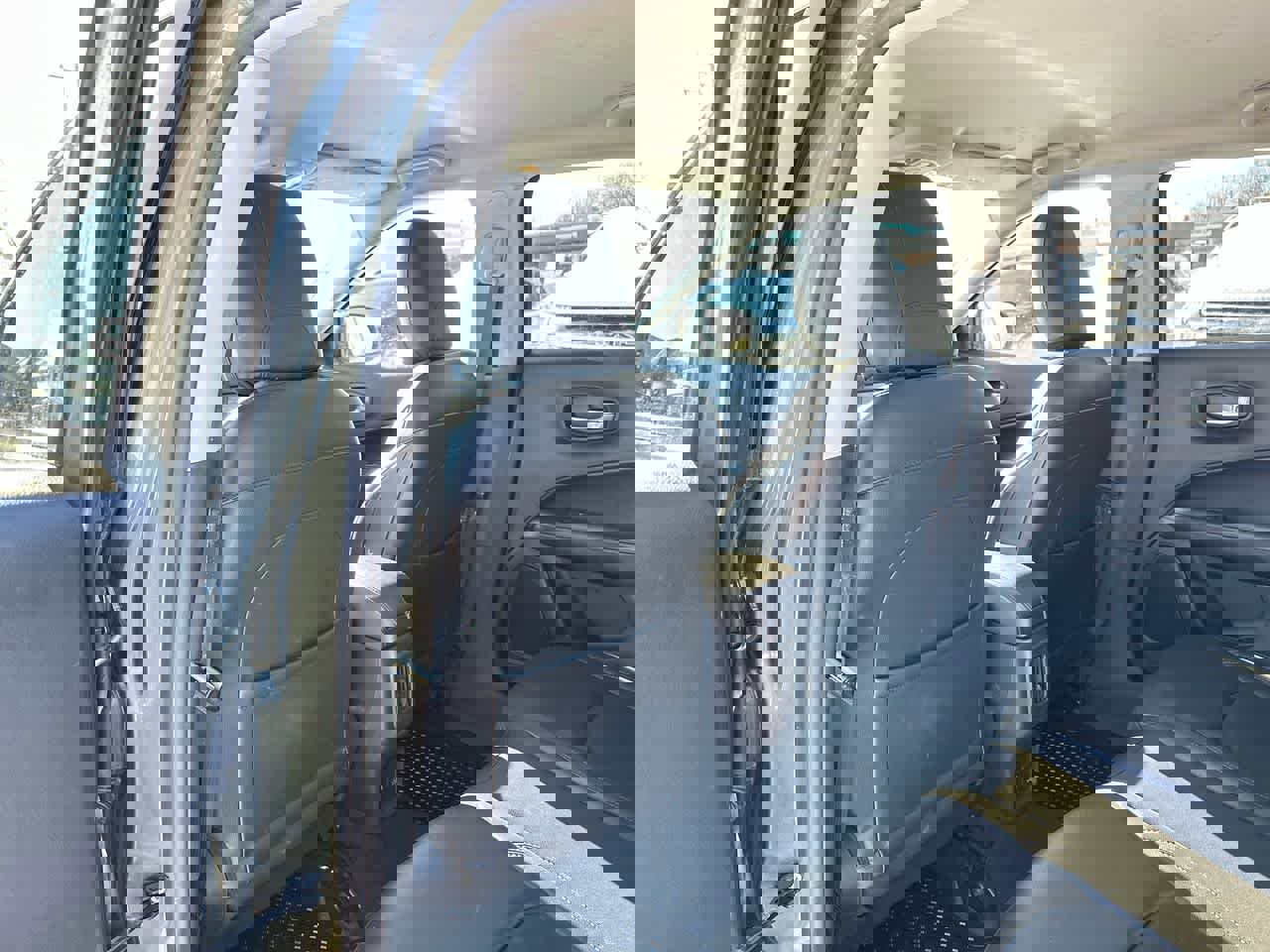 Used 2018 Jeep Compass Latitude w/ Cold Weather Group image 23