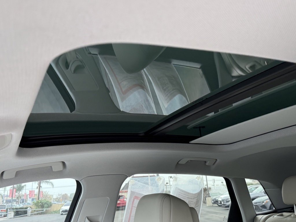 Used 2022 Audi e-tron Premium image 22