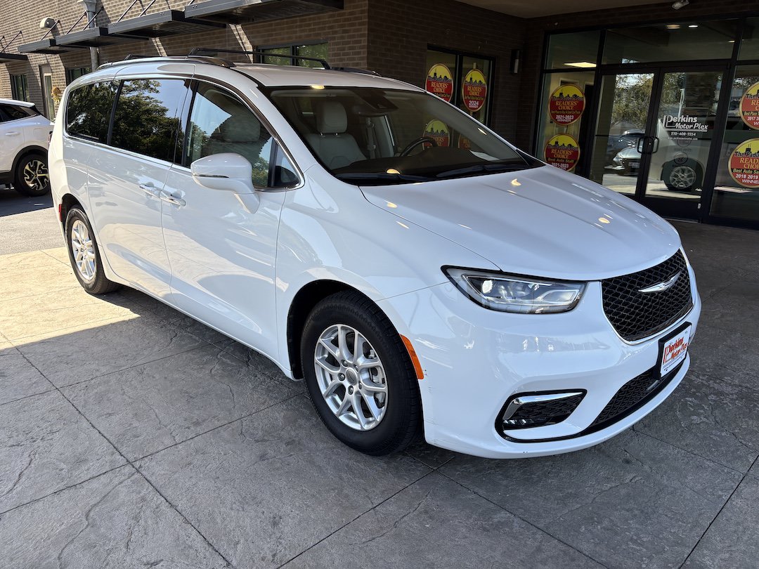 Used 2021 Chrysler Pacifica Touring-L FWD image 4