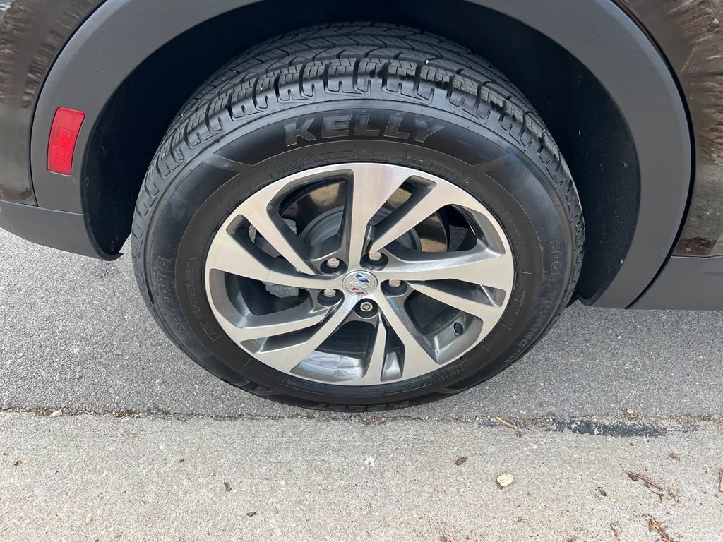 Used 2023 Buick Envision Essence AWD/4WD image 11