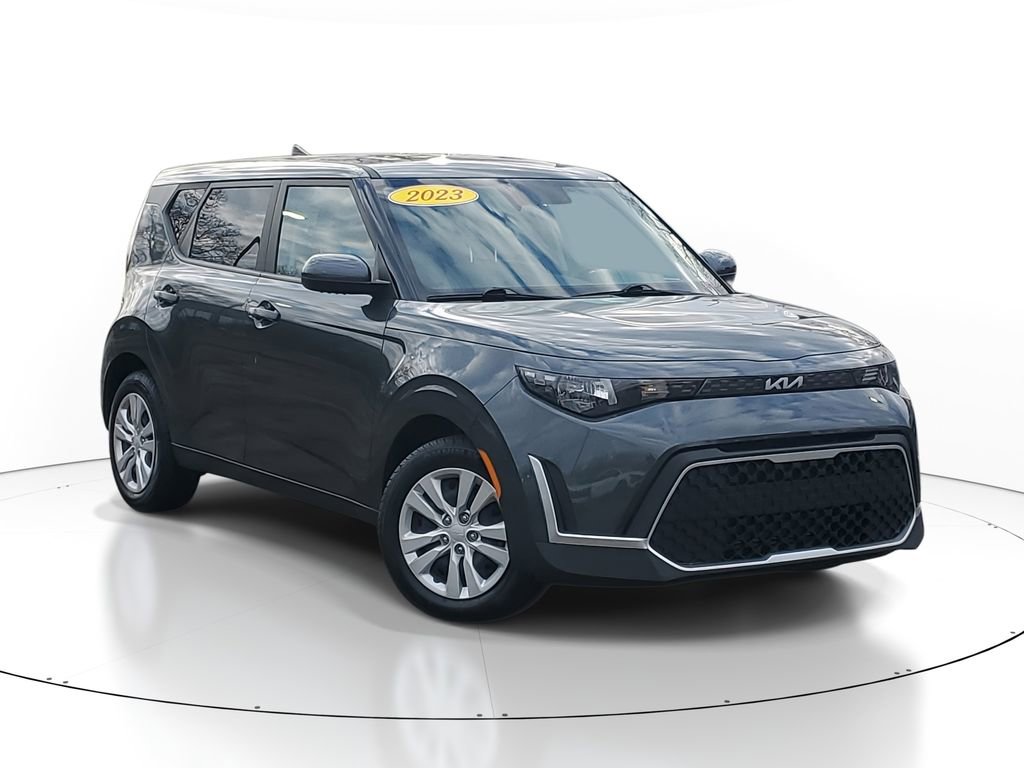 Certified 2023 Kia Soul LX image 1