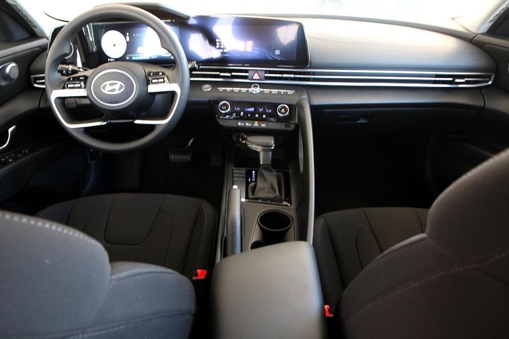 Used 2024 Hyundai Elantra SEL image 22