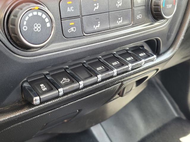 Used 2017 GMC Sierra 3500 2WD Regular Cab image 25