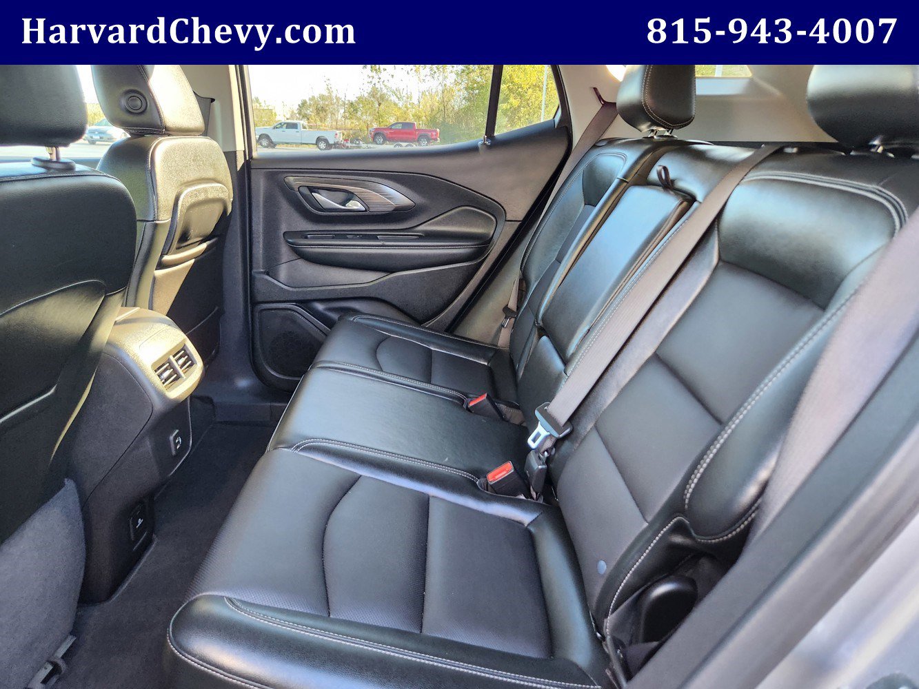 Used 2024 GMC Terrain SLT image 27