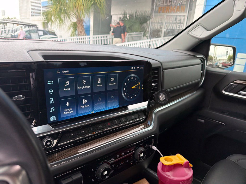 Used 2023 Chevrolet Silverado 1500 RST AWD/4WD image 19