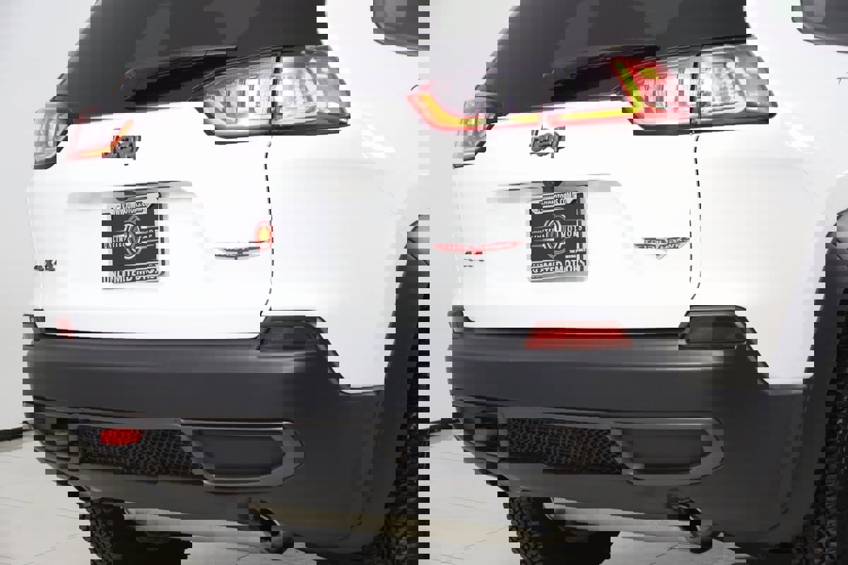 Used 2022 Jeep Cherokee Trailhawk w/ Comfort/Convenience Group image 40