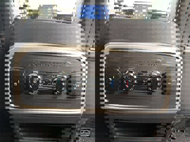 Used 2024 Ford Expedition XLT image 18