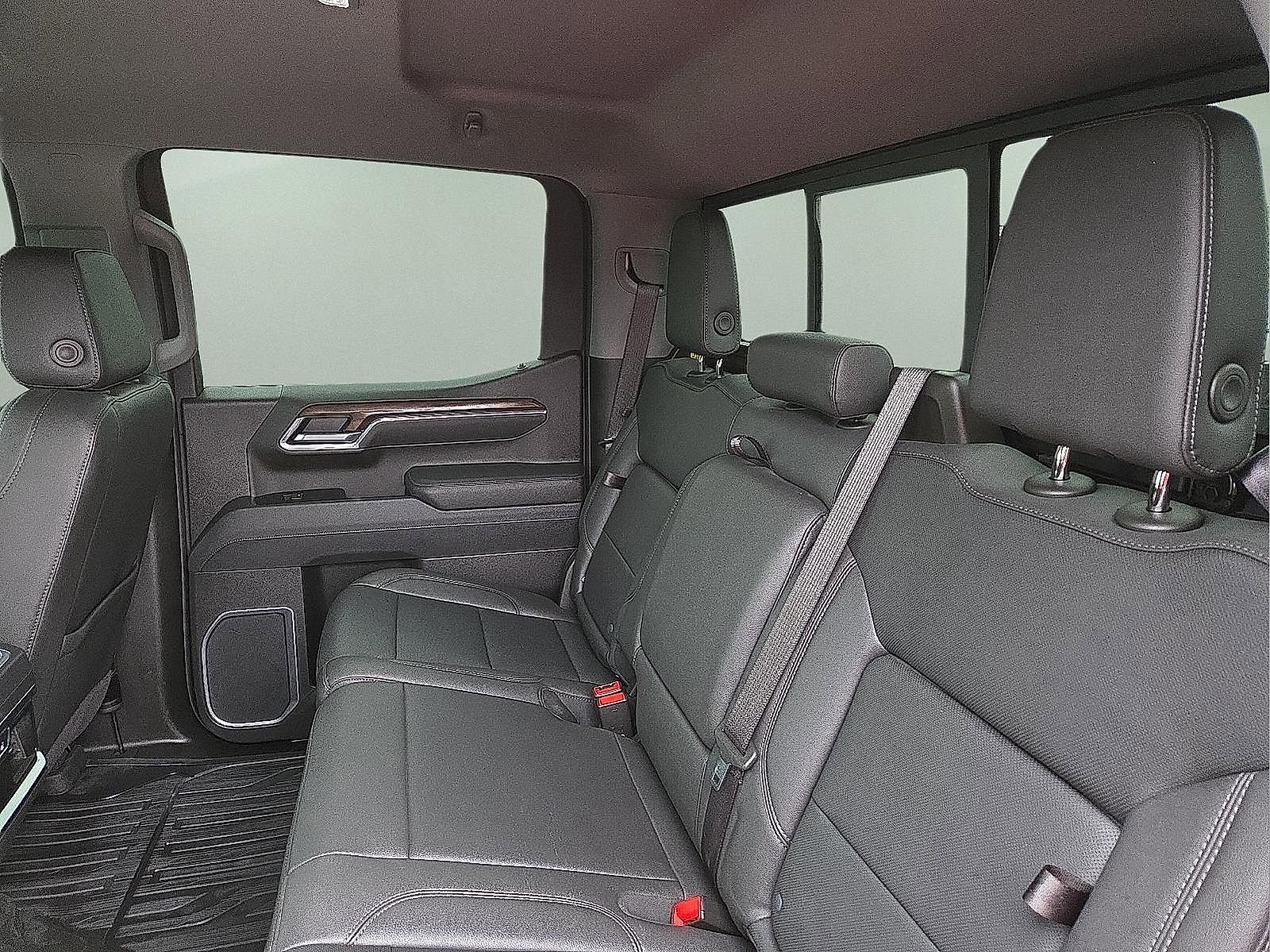 Used 2025 GMC Sierra 1500 SLT w/ SLT Premium Plus Package AWD/4WD image 10