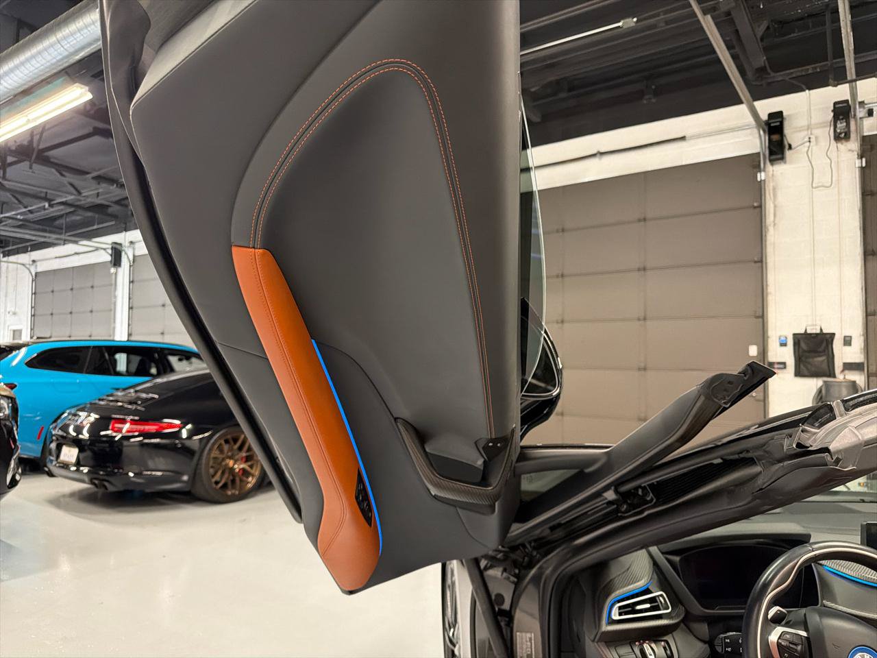 Used 2019 BMW i8 Roadster AWD/4WD image 23