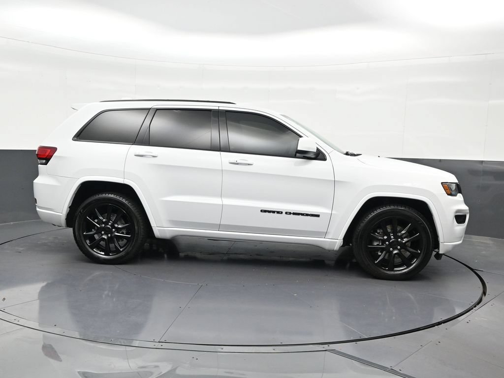 Used 2021 Jeep Grand Cherokee Laredo X RWD image 7