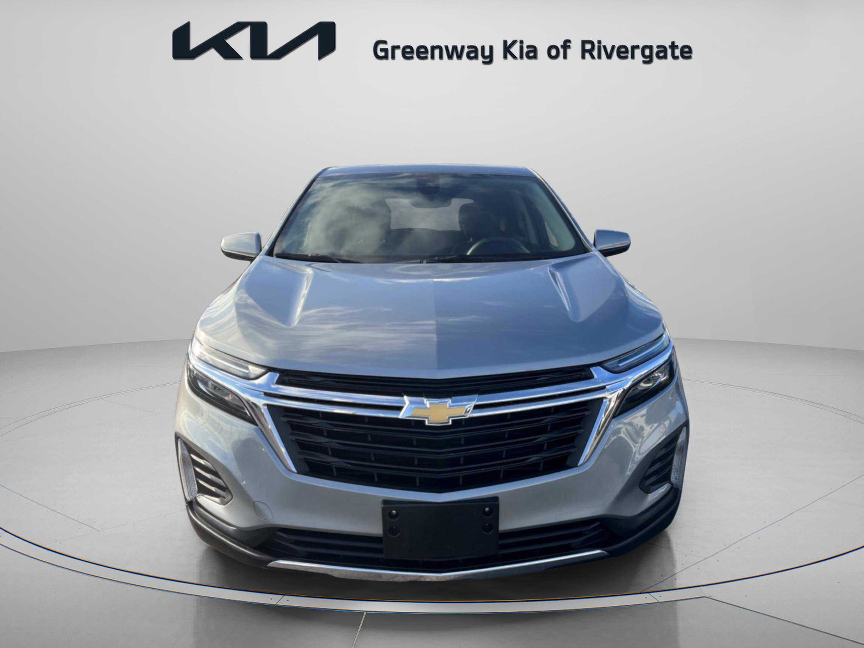 Used 2023 Chevrolet Equinox LT image 2