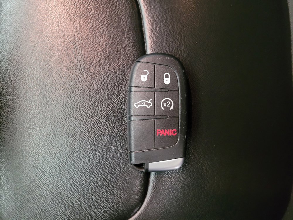 Used 2021 Jeep Cherokee Latitude Plus FWD image 32