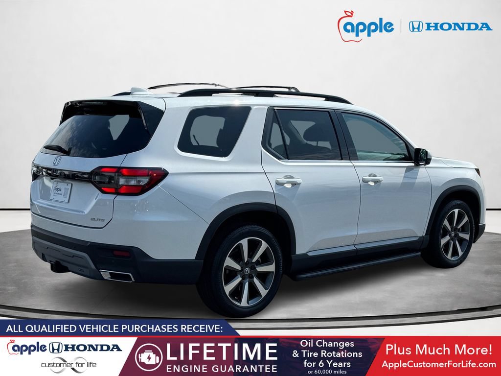 Used 2023 Honda Pilot Elite image 3