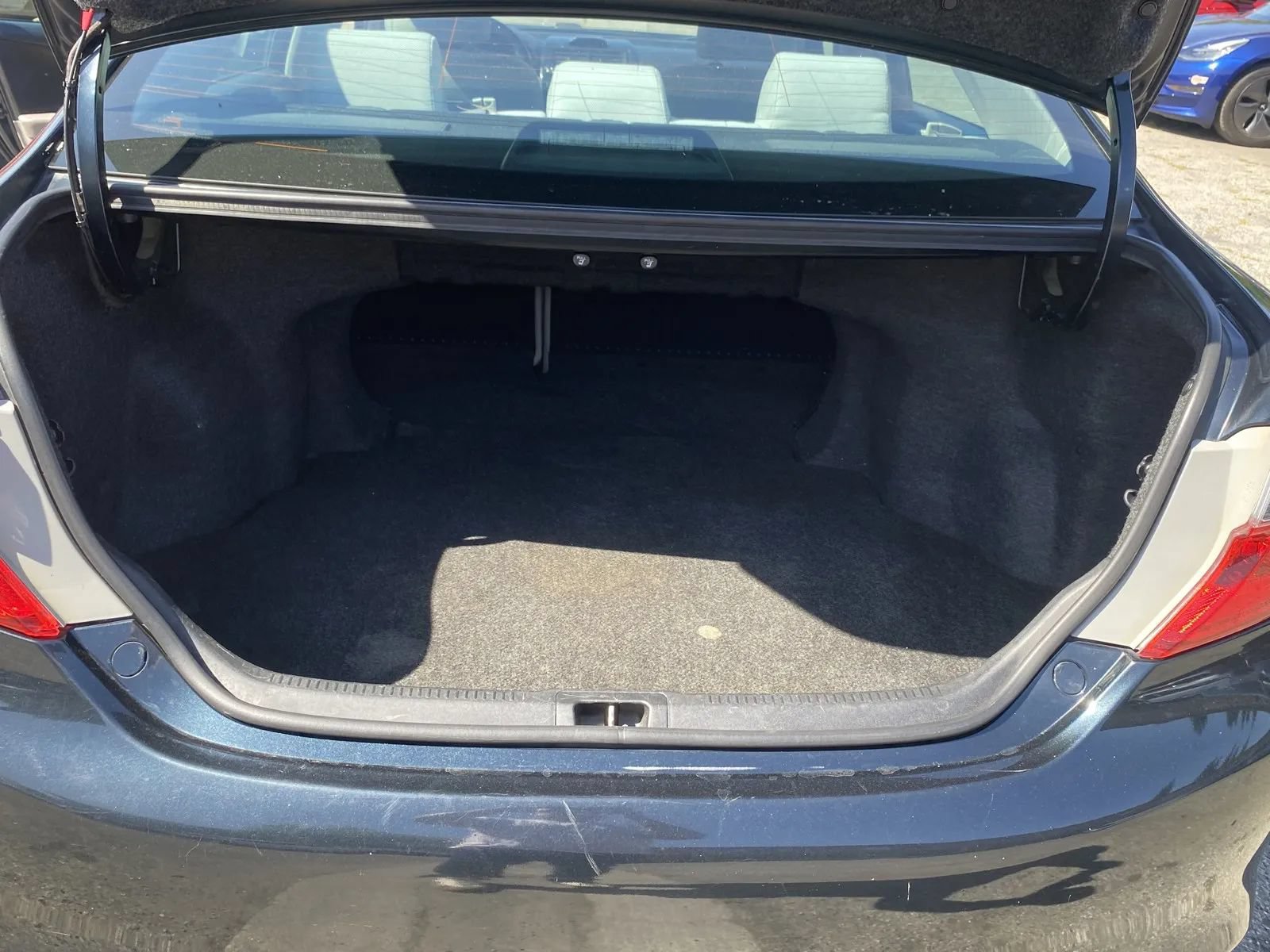 Used 2014 Toyota Camry LE FWD image 9