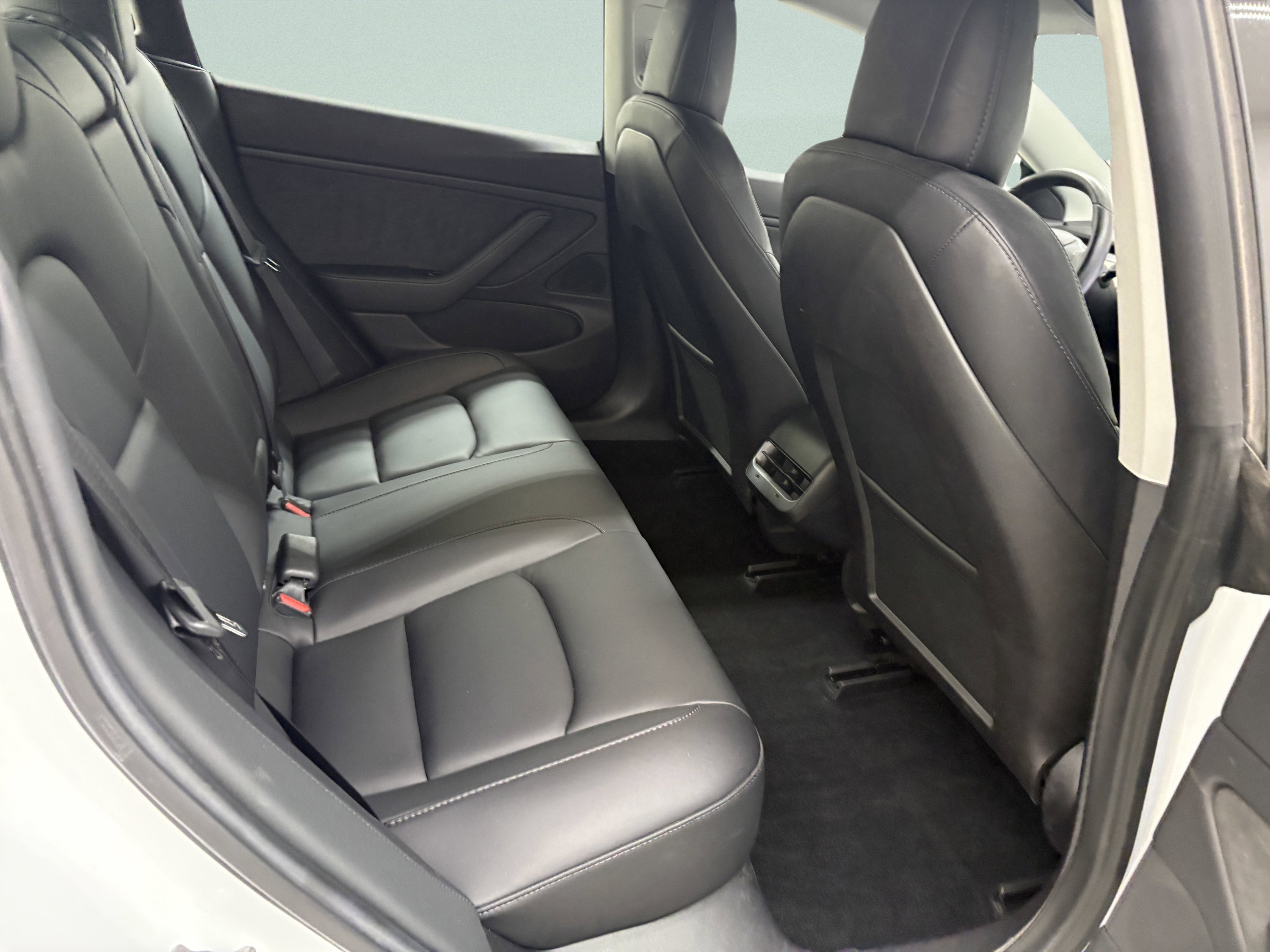 Used 2019 Tesla Model 3 Standard Range Plus image 21