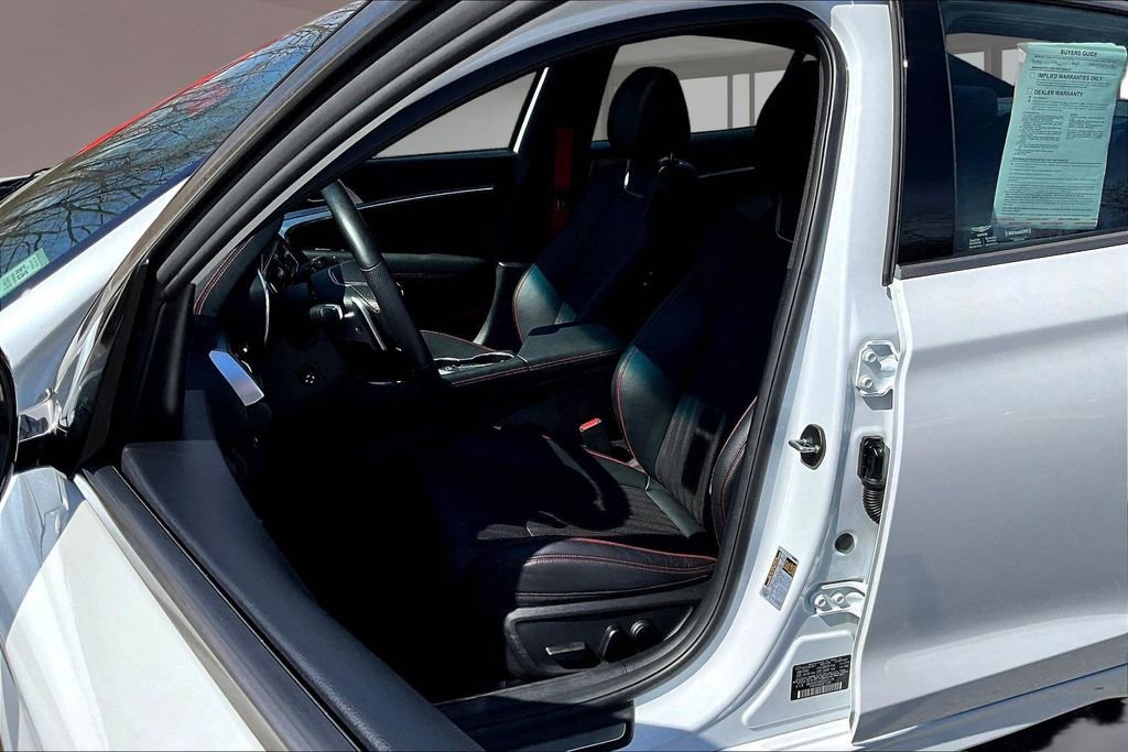 Used 2023 Genesis G70 2.0T w/ Sport Prestige Package image 21