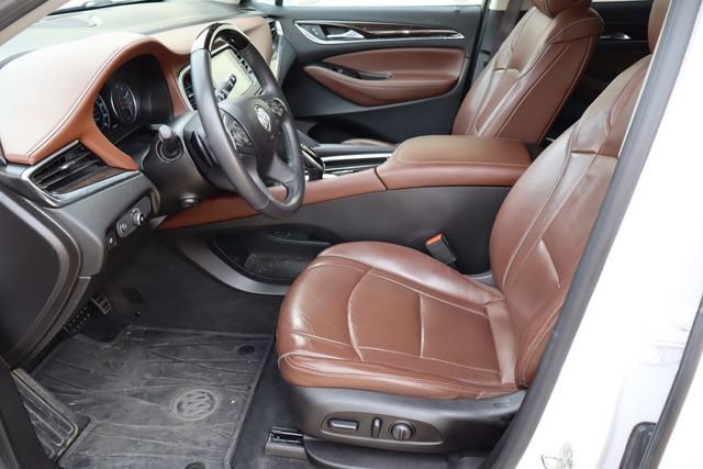 Used 2018 Buick Enclave Avenir w/ Avenir Technology Package FWD image 17