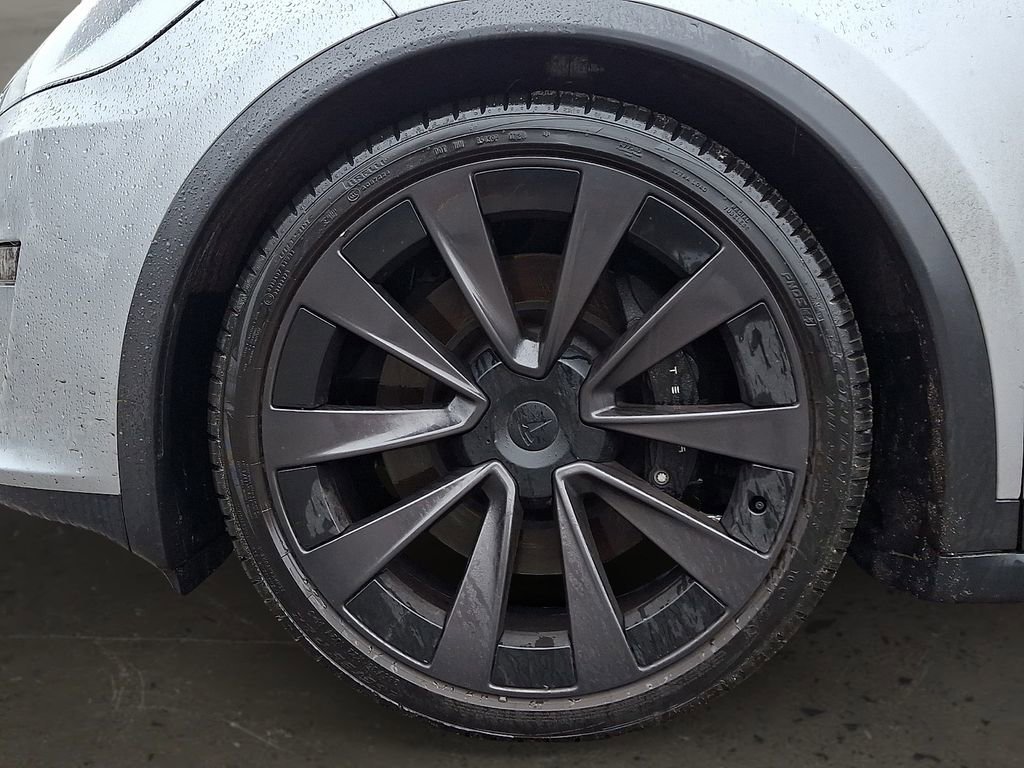 Used 2024 Tesla Model X image 8