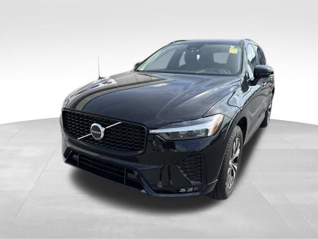 Used 2025 Volvo XC60 B5 Core AWD/4WD image 4