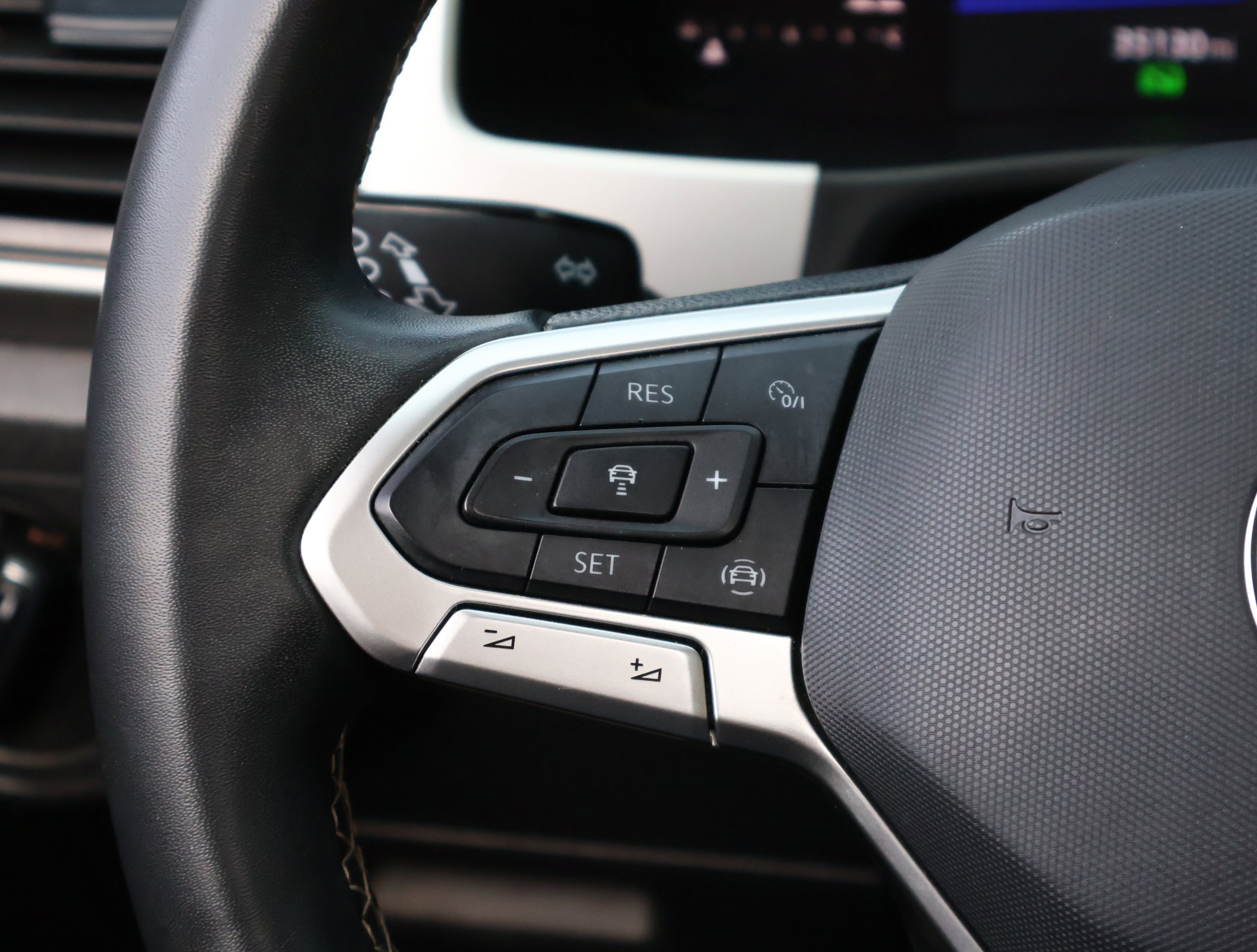 Used 2022 Volkswagen Atlas SE image 13