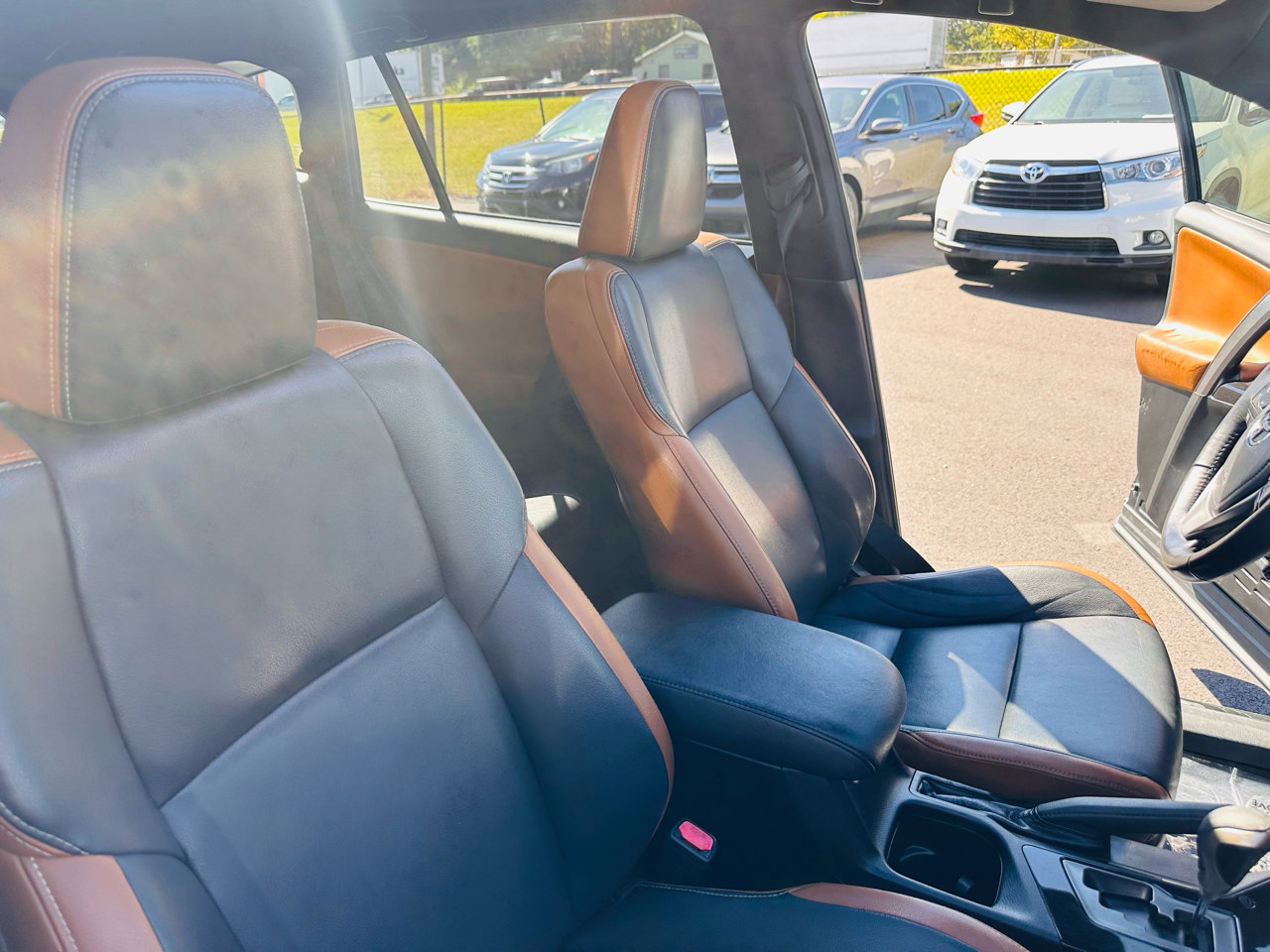 Used 2016 Toyota RAV4 SE image 34